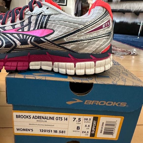 New BROOKS ADRENALINE GTS 14 size 7,5 - Picture 10 of 13